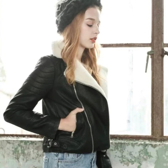 Leather jacket with white collar( discontinued ) - Picture 1 of 5